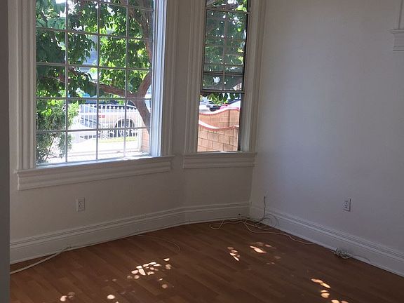 4th image of 327 N Palos Verdes St