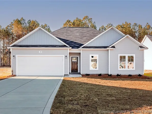 128 Magnolia St, Parkton, NC 28371