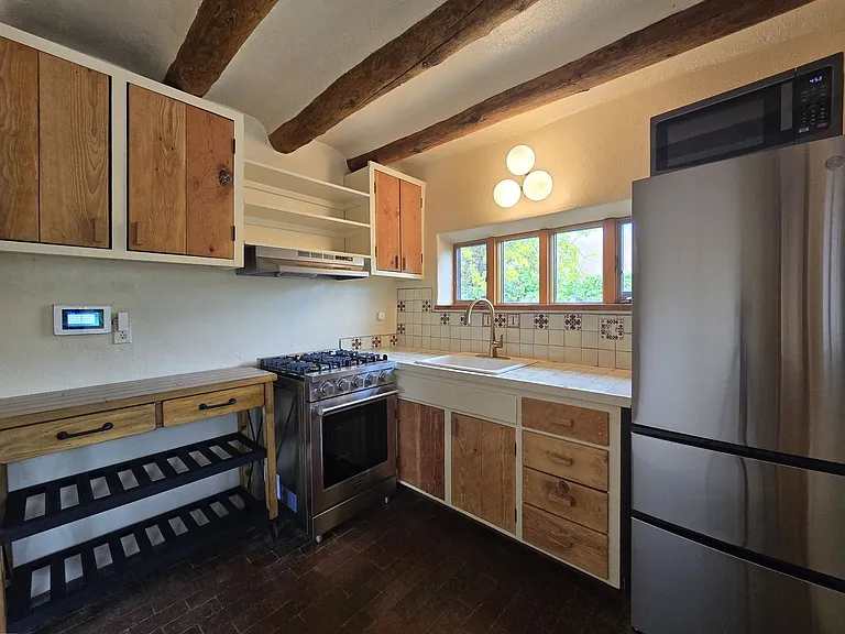 617 Don Felix St #A — Photo 10