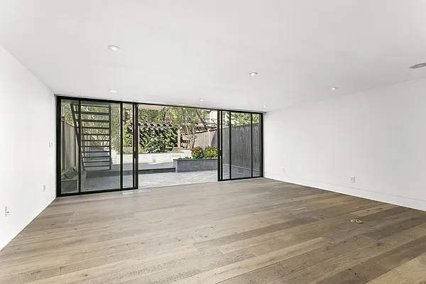 Rented by Compass | media 10