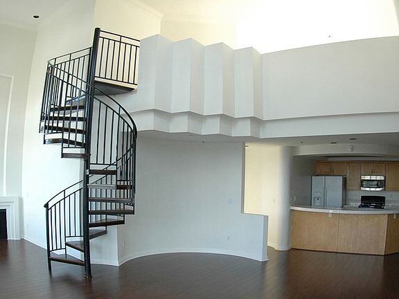 3rd image of 540 N Rossmore Ave APT 405