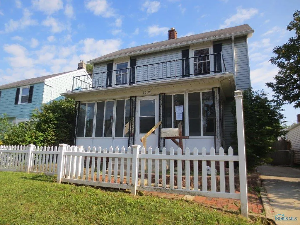 1504 Gould Rd photo 1