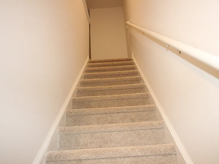 1185 Evelynnview Ln — Photo 10