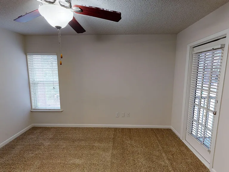Altamira Place Apartment Homes — Photo 153