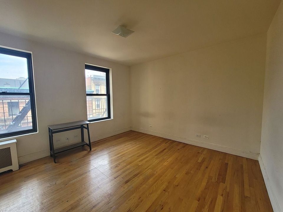2nd image of 202 Riverside Dr APT 6D