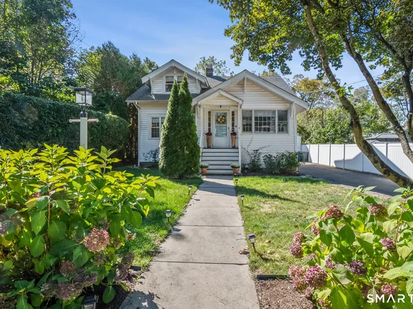 2-1/2 Newtown Terrace, Norwalk, CT 06851