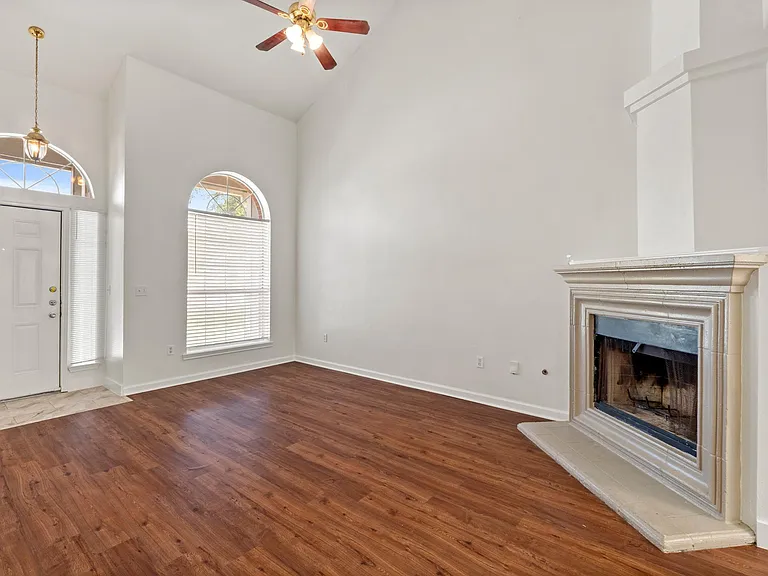 1908 Windy Park Dr — Photo 6