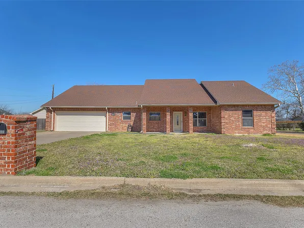 300 W McAfee Dr, Mabank, TX 75147