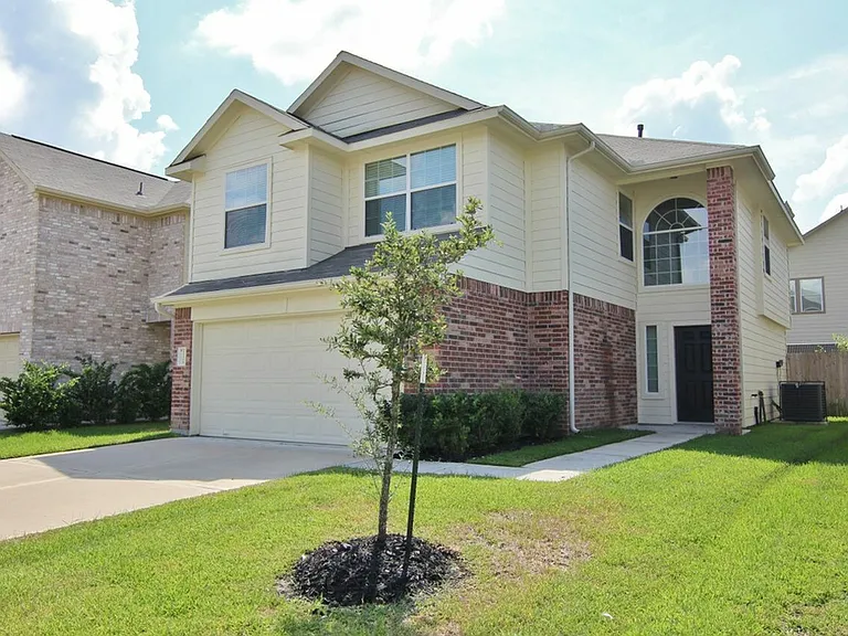 15319 Lucky Star Dr — Photo 3
