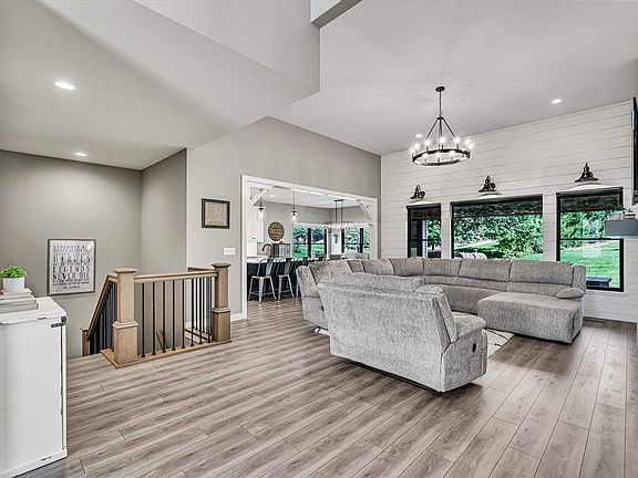 3rd image of 2908 Diamond Mil Cir