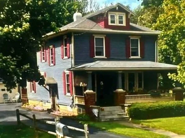 28 Meadow St, Clinton, NY 13323