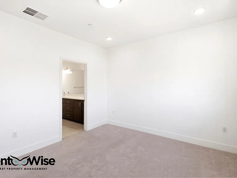 29384 Hub Ln — Photo 34