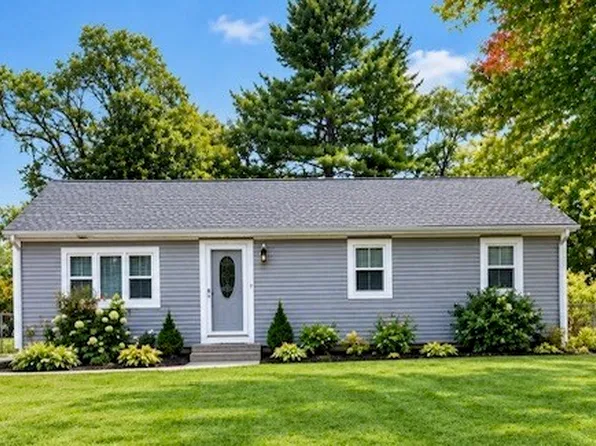19 Repose Ln, Wareham, MA 02571