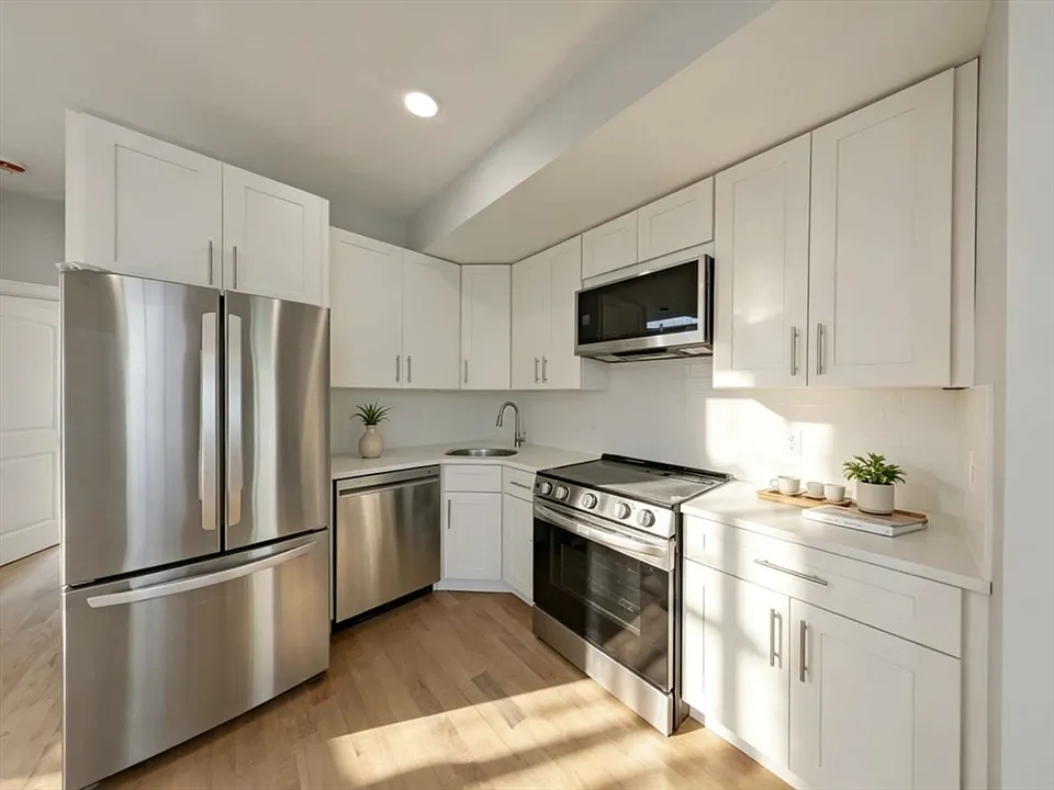 84 Chelsea St #3