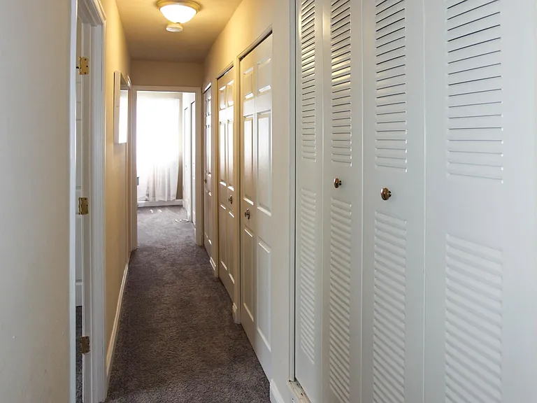 Goodnow Hill and Franconia Apartments — Photo 12
