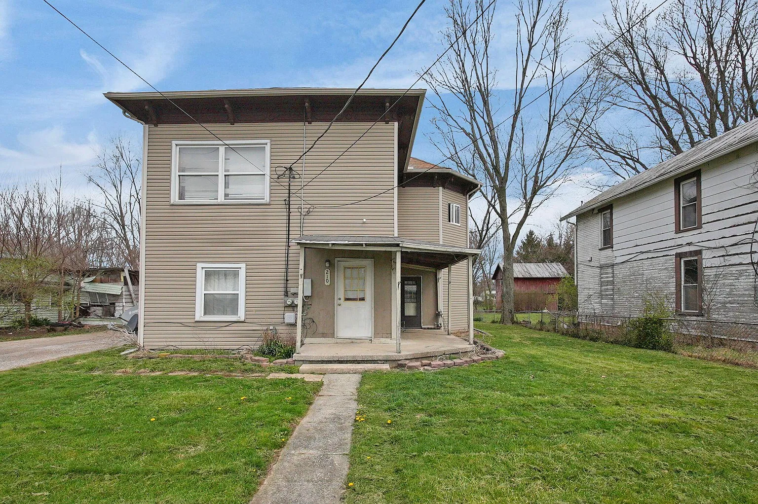 210 W High St photo 1