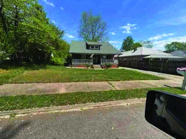 313 Randolph St, Morganton, NC 28655