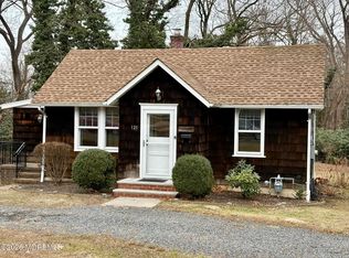 121 Navesink Ave, Atlantic Highlands, NJ 07716