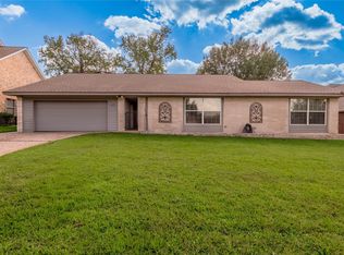 625 Augusta Dr, Huntsville, TX 77340