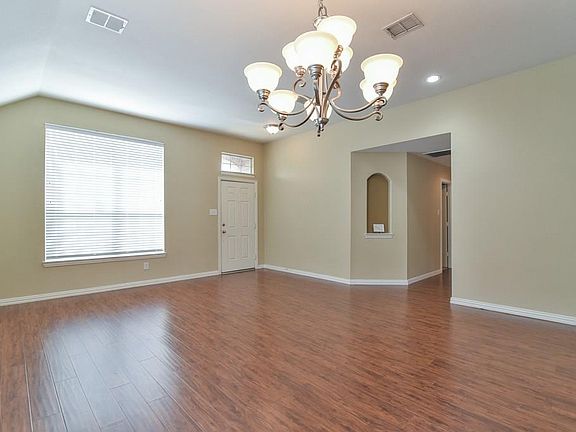 4th image of 1304 Fleetwood Cove Dr