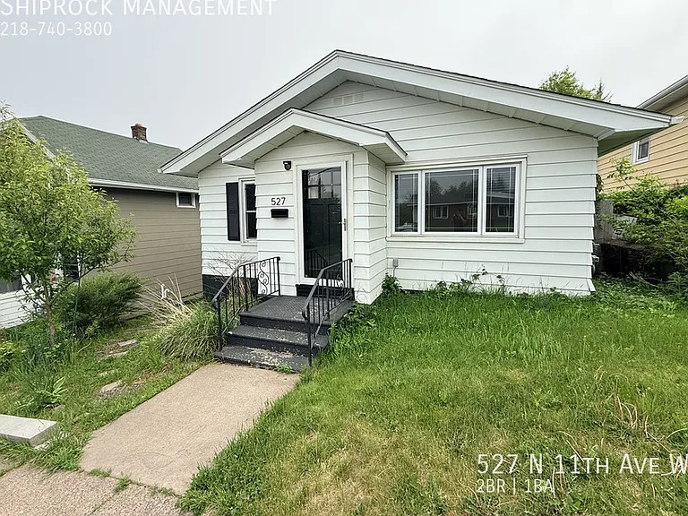 527 N 11th Ave W — Photo 1