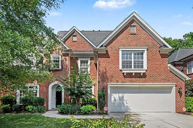2400 River Oaks Dr — Photo 1
