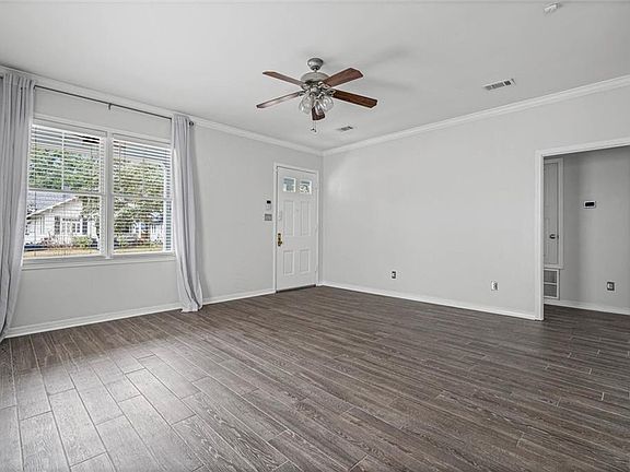 4th image of 121 Macy Pl