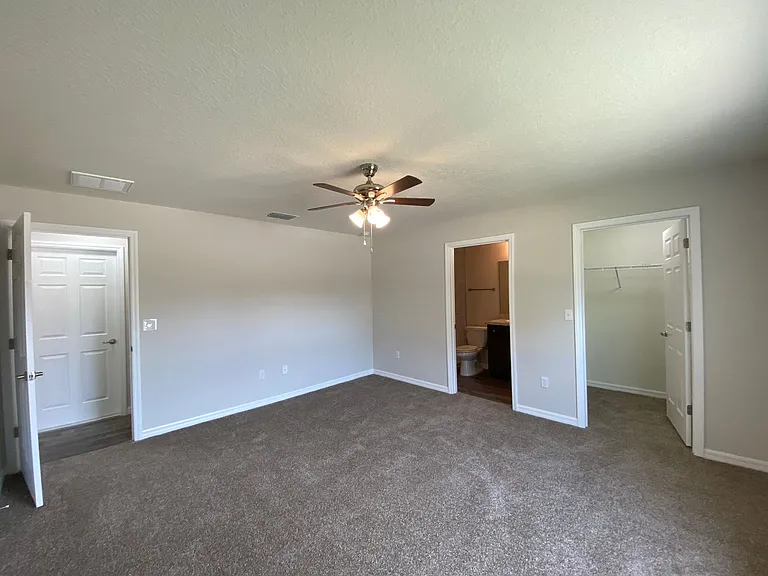 202 Locust Pass Ter — Photo 13