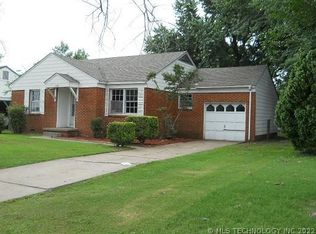 6004 E 2nd St, Tulsa, OK 74112