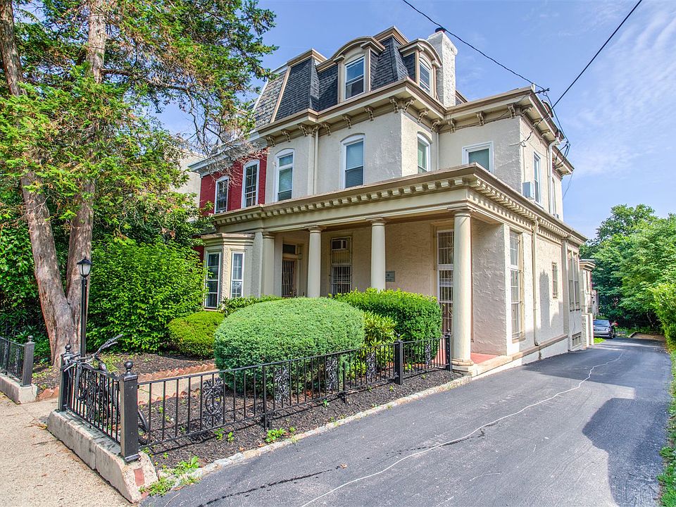 CA 4105 Pine Street