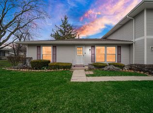 15348 Holly Ct APT D, Oak Forest, IL