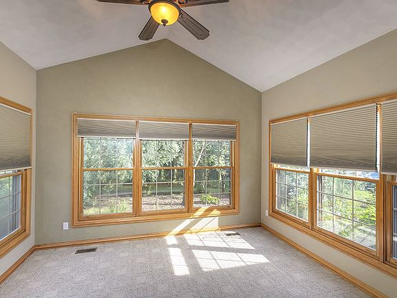 5th image of 2264 Merrick Dr