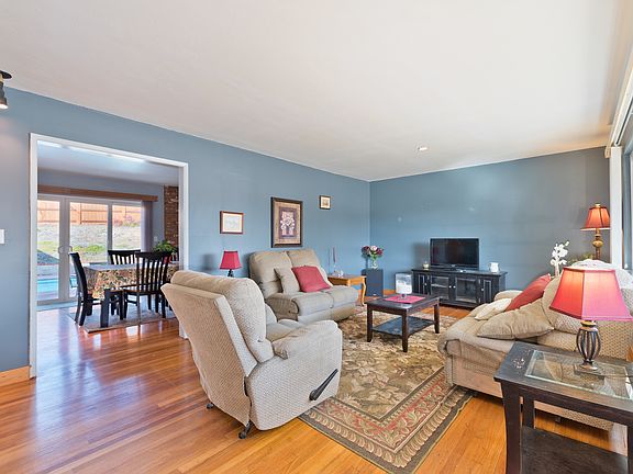 4th image of 31 E Mankato St