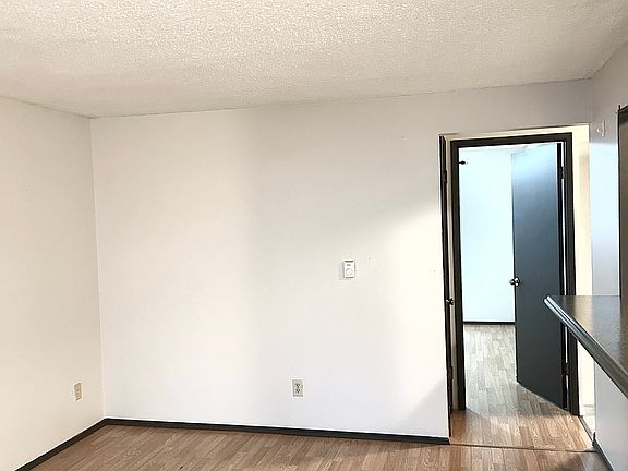 5th image of 239 Williams Ave N #1