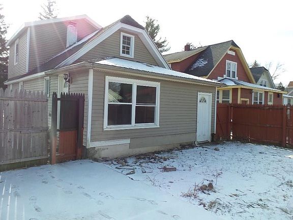 4th image of 184 Leonard Ave