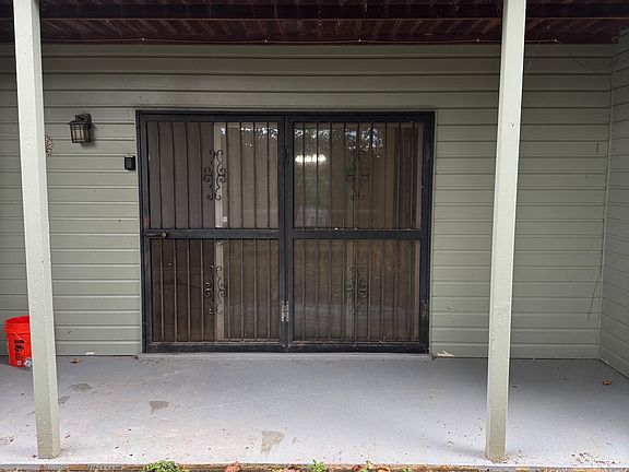 Patio - Note security doors