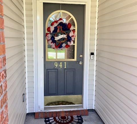3rd image of 941 Claeven Cir