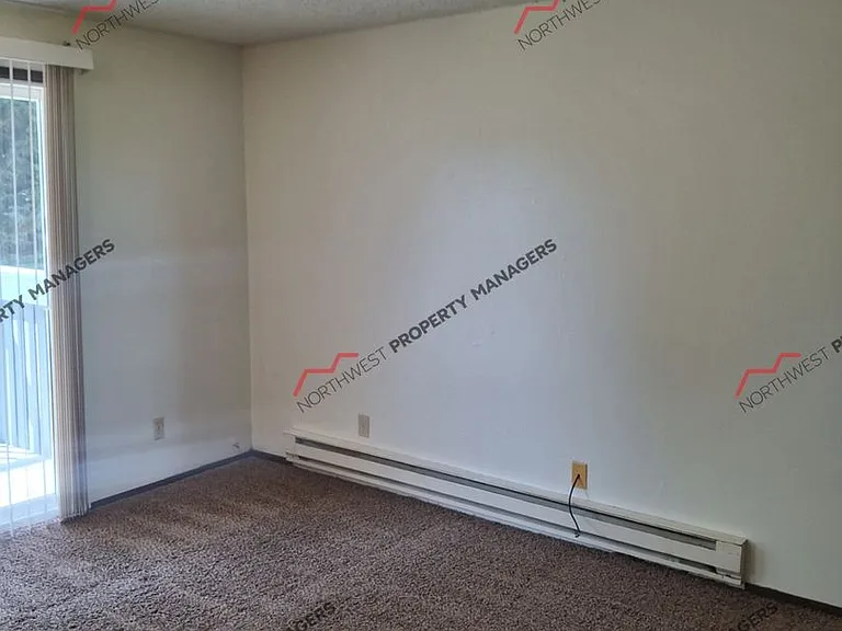 1240 W Main St — Photo 11
