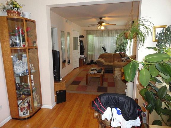 4th image of 6239 W Newport Ave #2
