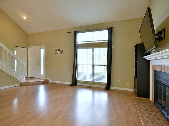 4th image of 1064 N Knollwood Dr