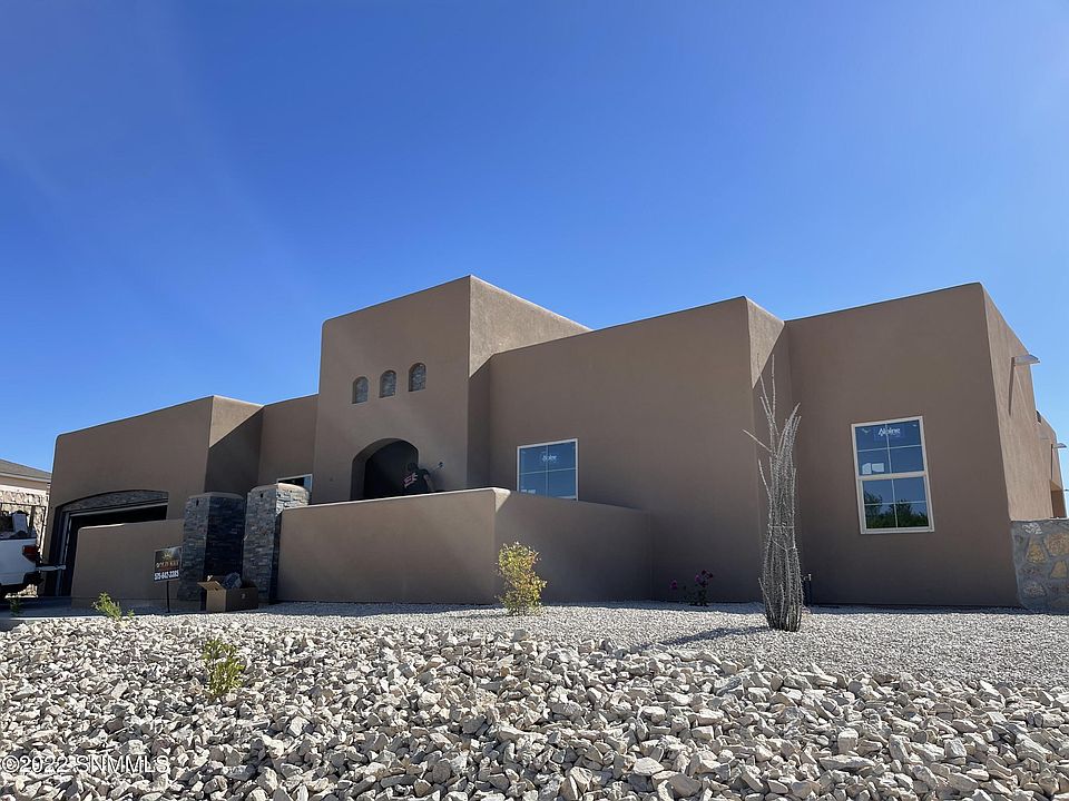 2nd image of 4527 Mesa Monte Dr