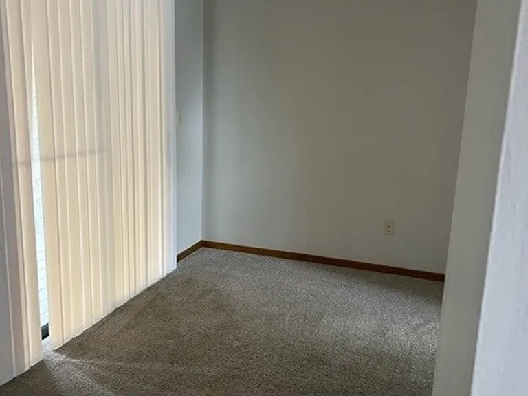 1317 Cora Ln — Photo 5