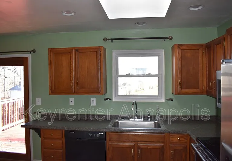1911 Fohner Pl — Photo 9