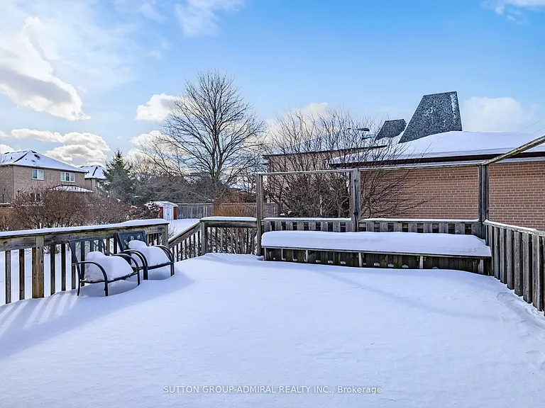 129 Crestwood Rd #UPPER — Photo 29