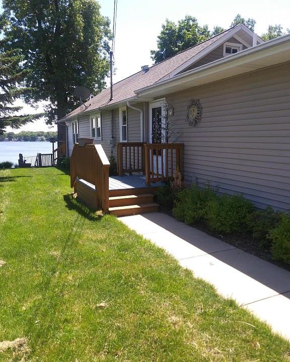 1st image of 10123 Woodlawn Dr