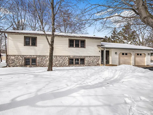 1631 Devon Rd, Saint Cloud, MN 56303