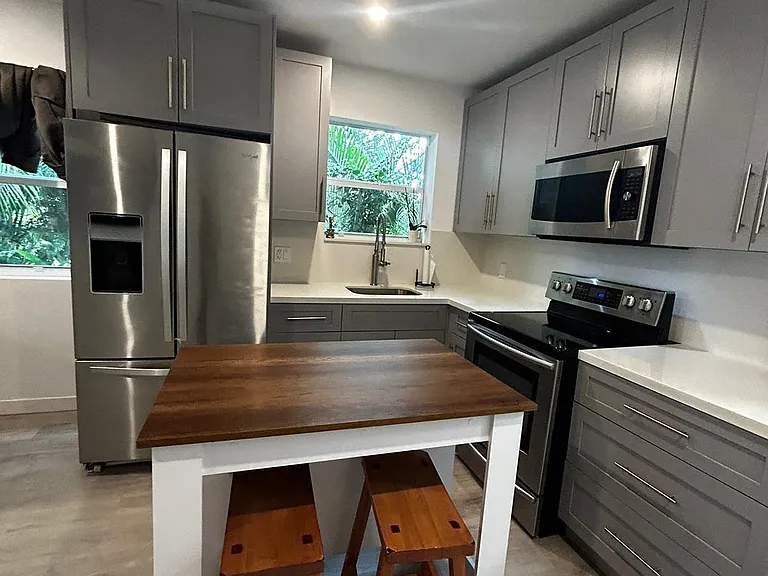 345 SW 31st Ave — Photo 8