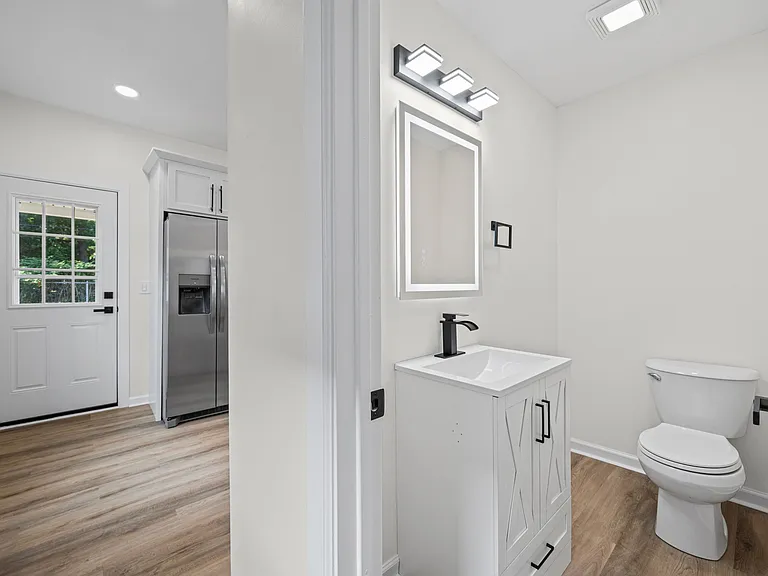 12028 Wade Park Ave — Photo 17