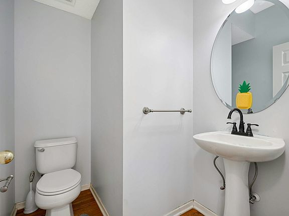4th image of 15729A Porchlight Ln