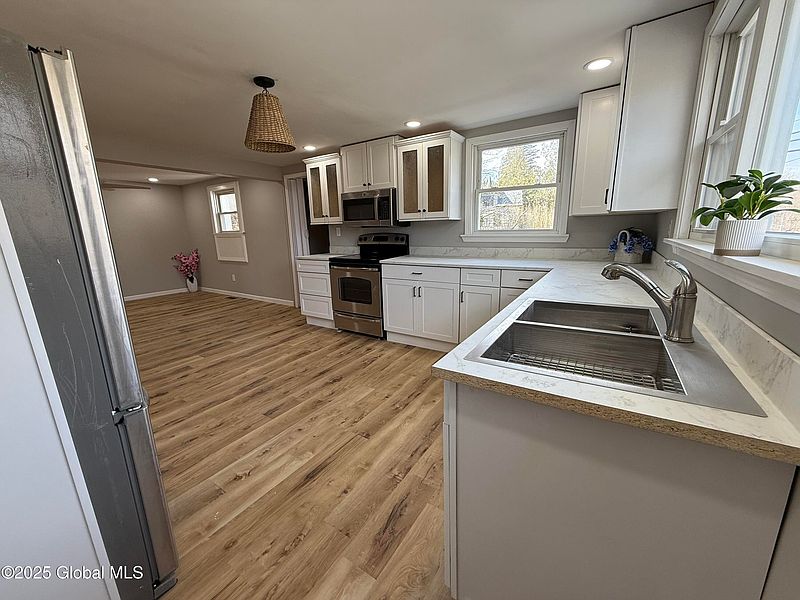 3rd image of 305 W Fulton Street